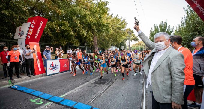 Uluslararası İzmir Maratonu’nun ardından: Korona günlerinde maraton, tartışmalı başladı, tartışmalı bitti