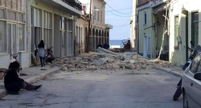 Depremin merkez üssü Sisam Adası’nda yıkılan duvar altında kalan iki öğrenci öldü