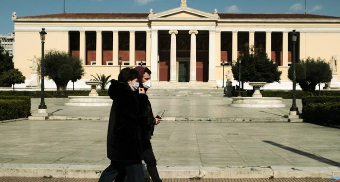 Yunanistan kısıtlamaları artırıyor