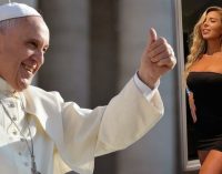 Papa’nın Instragram’ı gündeme oturdu: Brezilyalı modeli beğendi, Vatikan açıklama istedi