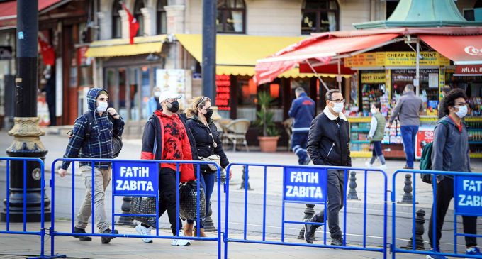 Prof. Akın açık açık uyardı: İstanbul’da salgın koptu gidiyor, yeni bir zirve yapacak