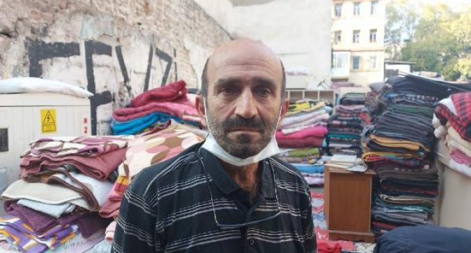 İzmir’de depremzedelerin battaniyelerini satan kişi hurdacı çıktı: “Halkın hizmetine sunuyorum”