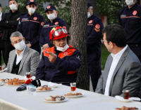 Ekrem İmamoğlu, İzmir depreminde görev alan itfaiyecilerle buluştu