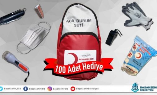 Depremi kendi reklamına alet etti: AKP’li başkanı takip edene deprem çantası hediye!