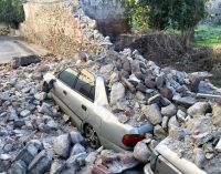 İzmir depreminin kalıntıları Konak’ta kaldı: Enkazlar kaldırılmadı!