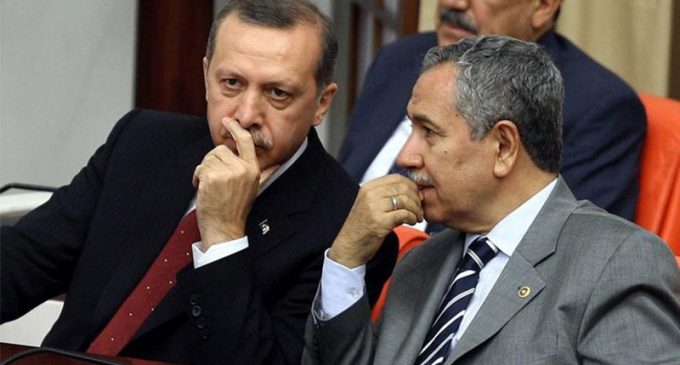 Hürriyet yazarı Ahmet Hakan: Erdoğan resmen ve alenen Arınç’la yolunu ayırdı