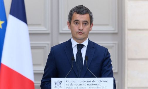 Fransa İçişleri Bakanı: İzlenmesini özellikle istediğim 18 camiden dokuzu kapatıldı