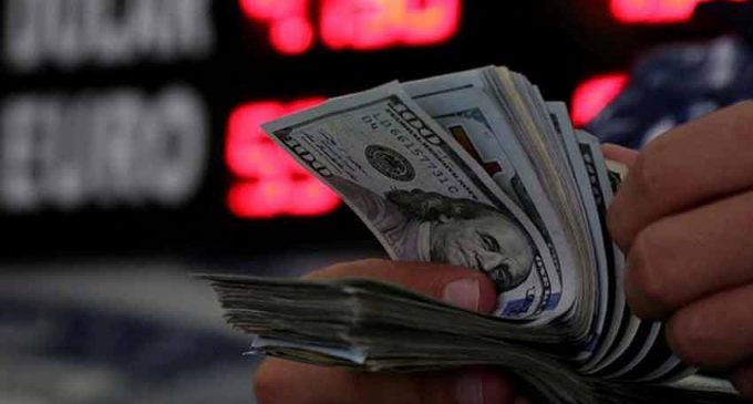 Merkez Bankası’na gece operasyonunun ardından dolar yükselişini sürdürüyor