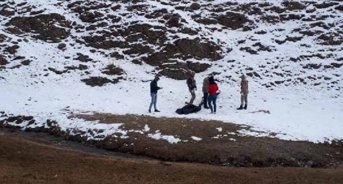 İran sınırında üç sığınmacı Türkiye’ye girmek isterken donarak yaşamını yitirdi
