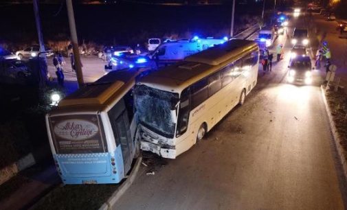 İşçi servisi ile halk otobüsü çarpıştı: 12 kişi yaralandı