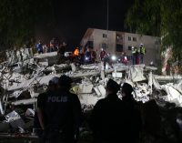Depremde dört bloğundan üçü yıkılan Barış Sitesi sakinleri: Apartman Gölcük depremzedelerine tahsis edilmişti