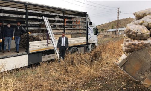 İzmirli depremzedelere Kars’ın Susuz Belediyesi 10 ton patates gönderdi
