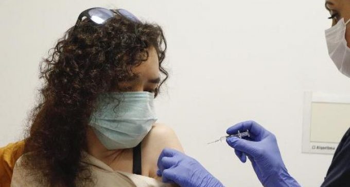 Koronavirüs aşısı maskelerimizi atıp normal hayata geri dönüşümüzü sağlayacak mı?