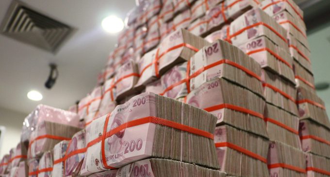 Güvenlik görevlisi bankadan 4.5 milyon TL çaldı