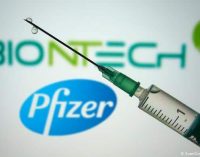 Pfizer-BioNTech Avrupa’ya aşı tedariğini geçici olarak azaltacağını duyurdu
