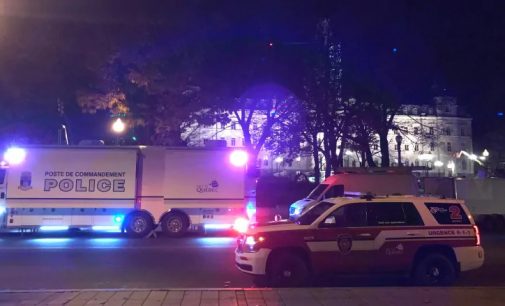 Kanada’da bıçaklı saldırı: Orta Çağ kostümlü saldırgan en az beş kişiyi bıçakladı, ölü ve yaralılar var