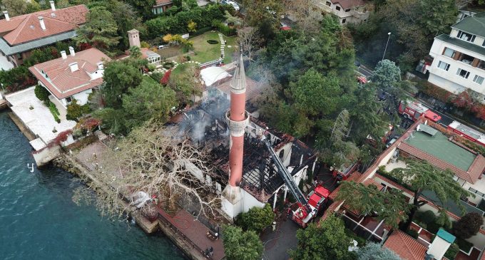 İstanbul’da tarihi camide çıkan yangına ilişkin itfaiye raporu ortaya çıktı