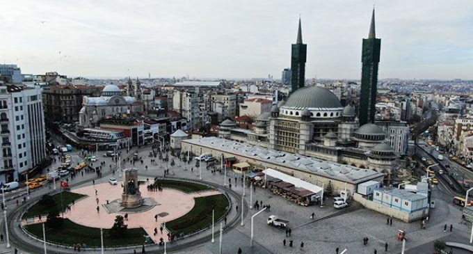 Yapımı devam eden Taksim’deki caminin ramazanda açılması planlanıyor