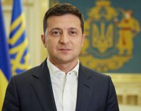 Ukrayna Anayasa Mahkemesi, Zelenskiy’i görevi kötüye kullanmakla suçladı