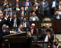 Erdoğan AKP milletvekilleriyle buluştu: “Muhalefetin milleti zehirlemesine izin vermeyin”