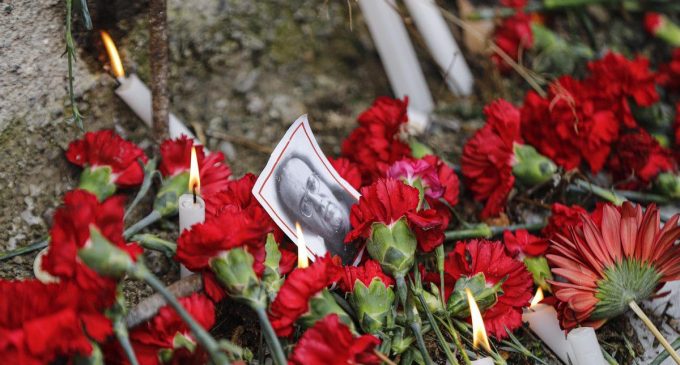 Uğur Mumcu suikastın 29’uncu yıldönümünde evinin önünde anıldı