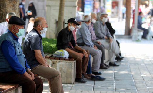 Türkiye’de salgına karşı tedbirlerde yeni dönem: “Maske zorunluluğu kalkıyor” iddiası