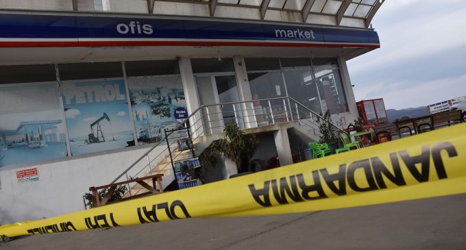 Akaryakıt istasyonu soygunu: İşletme sahibinin 15 yaşındaki oğlunu öldürdüler!