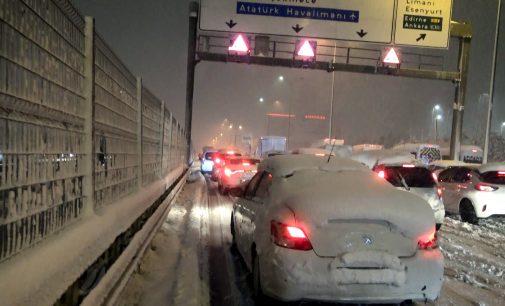İstanbul’da kamu çalışanlarına kar izni: 25 Ocak’ta idari izinli sayılacaklar