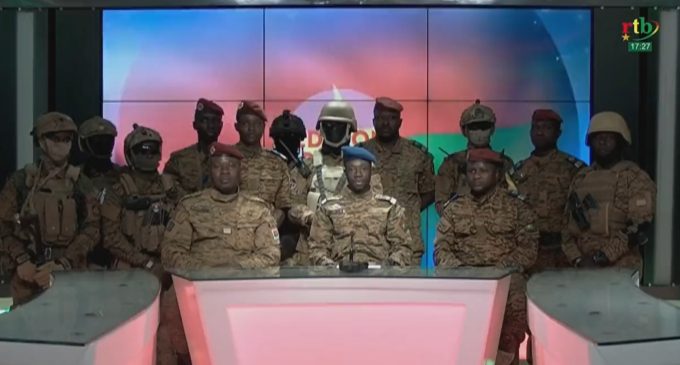 Burkina Faso’da askeri darbe: Ordu yönetime el koydu