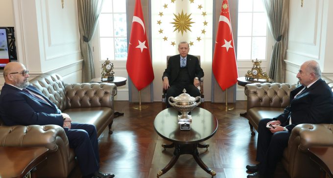 Erdoğan, Ermeni Vakıflar Birliği Başkanı ile basına kapalı görüştü