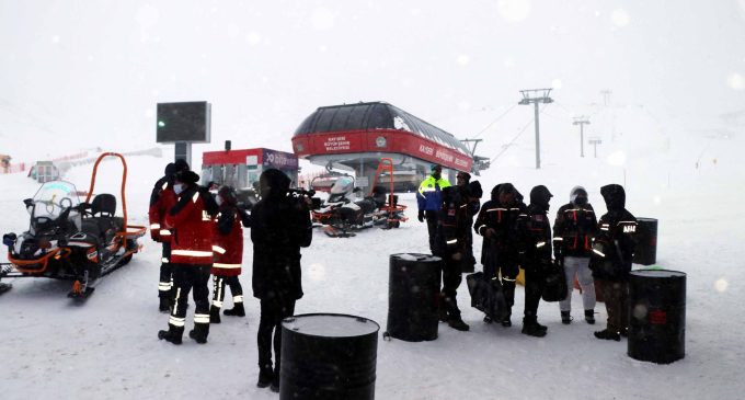 Erciyes Kayak Merkezi’nde çığ düştü: Bir turist yaşamını yitirdi