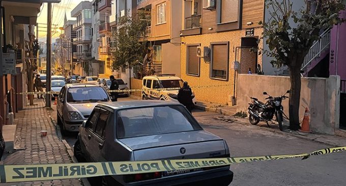 İzmir’de park kavgası: Emekli astsubay, komşusunu öldürdü