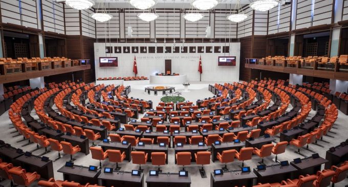 AKP ve MHP “enflasyon ve zamların araştırılması” önergesini reddetti