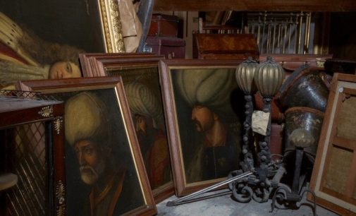 Osmanlı padişahlarının tabloları, İskoçya’daki bir malikanenin tavan arasından çıktı