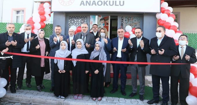 Nevşehir’de bir anaokulu açılışı: Açılışta dua okuyan Hafız, milletvekilleri ile Vali’yi kabul etti!