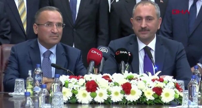 İddia: AKP kulislerinde dört bakanın daha “görevden alınacağı” konuşuluyor