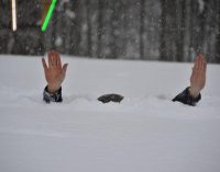 Ordu’da kar kalınlığı iki metreye yaklaştı: Bir kişi karda boy verdi