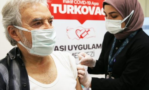Türkler aşı olmamış sayılacak: Avrupa’da iki BioNTech aşısı üzeri, Turkovac kabul edilmiyor