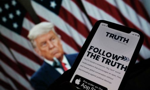 Trump’ın sosyal medya platformu “Truth Social” kullanıcılara sunuldu