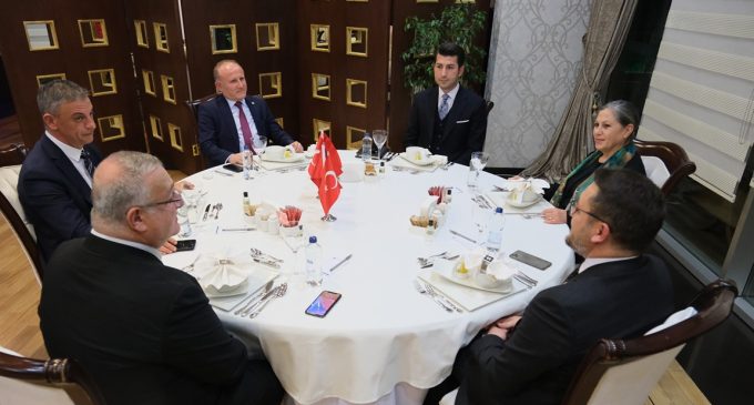 Liderlerin ardından altı partinin Ankara il başkanları da yemekte buluştu