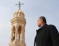Mardin’de tarihi kilisedeki çanı çalmaya çalışan hırsızları mahallelinin ihbarı kaçırdı