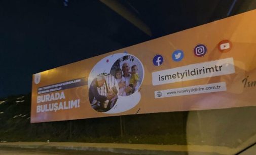 AKP’li başkanın icraatı: Takipçi toplamak için ilan panolarını kullandı