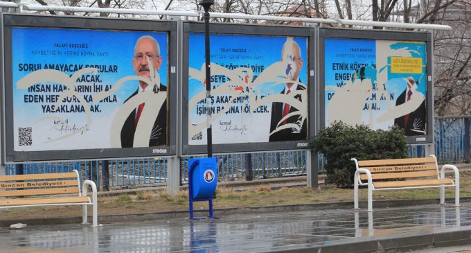 Kılıçdaroğlu’nun billboardlarına saldırı: “Korku dağları aşmış”