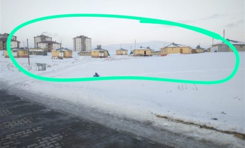 CHP’li Murat Bakan: Ağrı’da kanalizasyonu olmayan evlerin karşısına kayak merkezi yapıldı