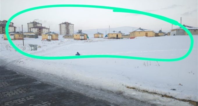 CHP’li Murat Bakan: Ağrı’da kanalizasyonu olmayan evlerin karşısına kayak merkezi yapıldı