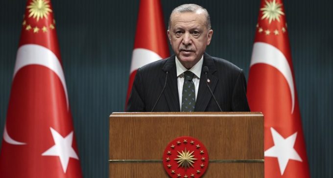 Erdoğan: Tunus’taki gelişmeleri demokrasinin lekelenmesi olarak görüyoruz