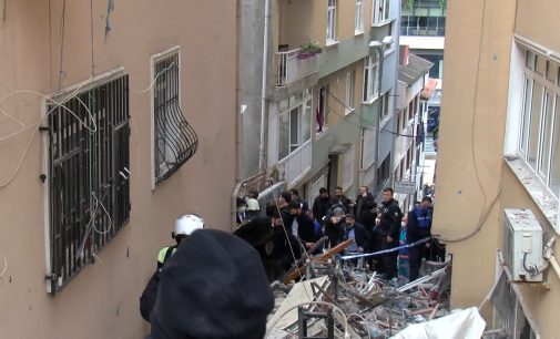 Üsküdar’da beş katlı binada patlama: Dört yaralı