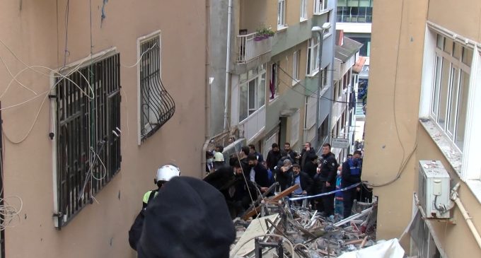 Üsküdar’da beş katlı binada patlama: Dört yaralı