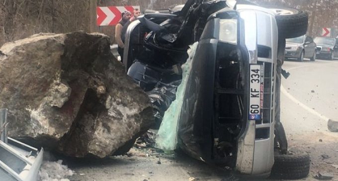 Trabzon’da kamyonetin üzerine kaya düştü: Dört kişi yaşamını yitirdi