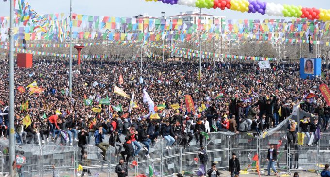 Diyarbakır’da Nevruz kutlamaları: Polis çok sayıda kişiyi gözaltına aldı